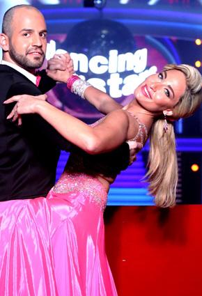 رامي عيّاش يرقص الـwatltz في Dancing With the Stars